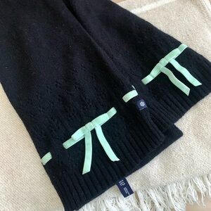 NWT GAP Lace Crocheted Scarf with Mint Green velvet Ribbons